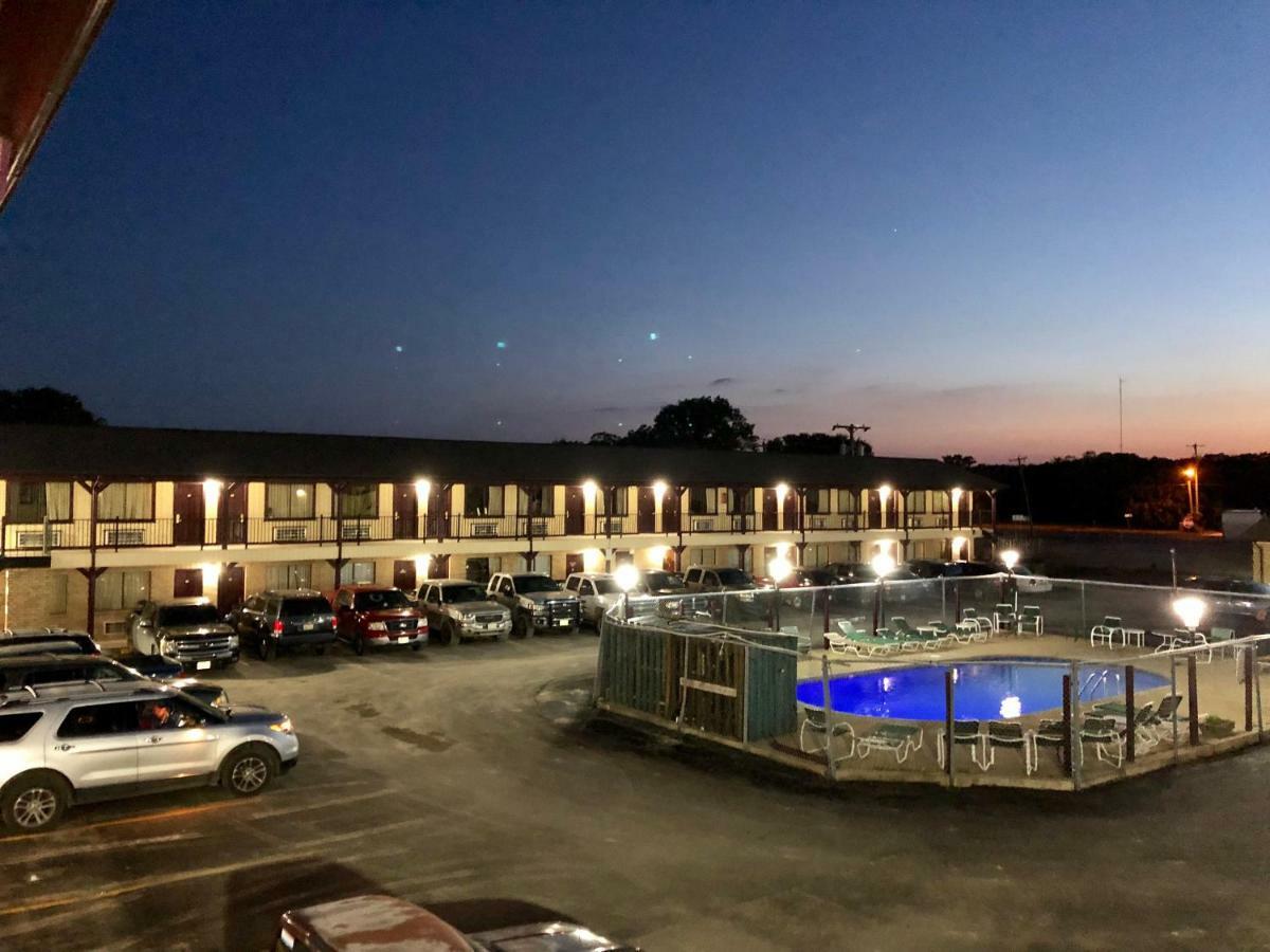 The Inn At Mexia Exterior photo